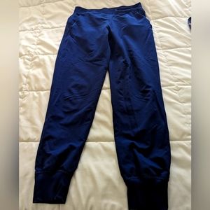 Lululemon joggers size 6